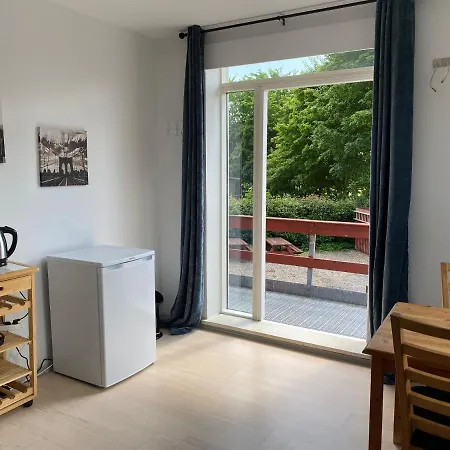 Lille Vaerelse Med Eget Toilet Og Bad Appartement