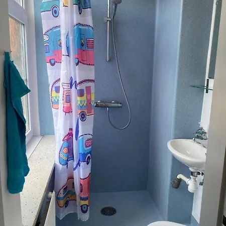 Appartement Lille Vaerelse Med Eget Toilet Og Bad *